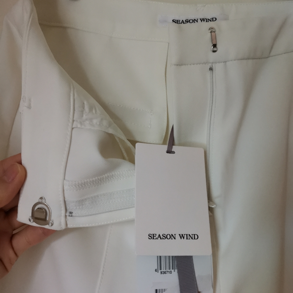 White pants - Picture 3 of 4